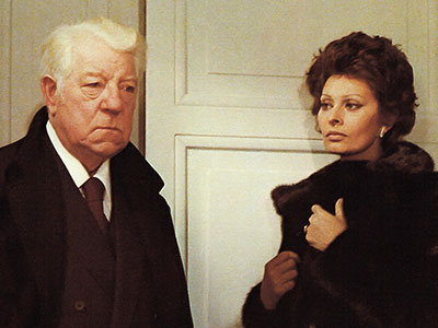 Jean Gabin et Sophia Loren dans VERDICT