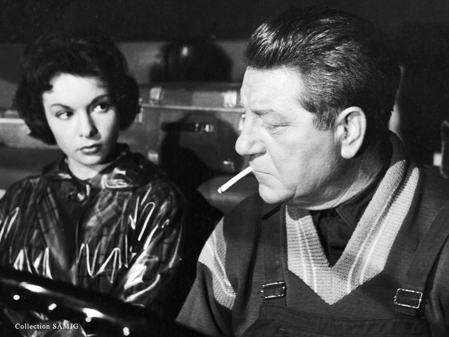 Jean Gabin et Françoise Arnoul dans DES GENS SANS IMPORTANCE réalisé par Henri Verneuil