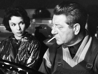 Jean Gabin et Françoise Arnoul dans DES GENS SANS IMPORTANCE réalisé par Henri Verneuil