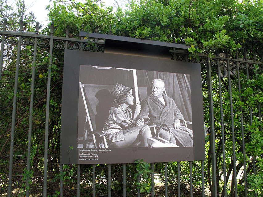 Jean Gabin s'expose sur les grilles du Square Léon-Blum à Boulogne-Billancourt